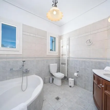 Private Gelia, With Panoramic 180 Degrees Sea View! فيلة